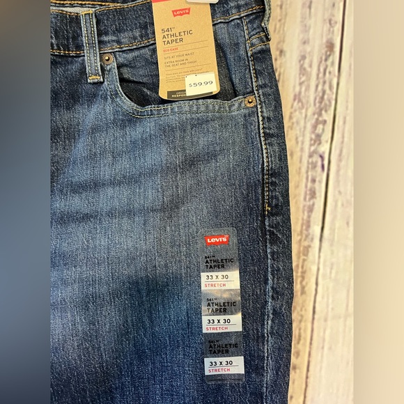 Mens Levi Jeans - Picture 2 of 3